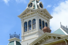 It's got a beautiful County Courthouse.